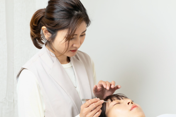 外見の分析と目元のデザインで、【なりたい】が最短で叶います。